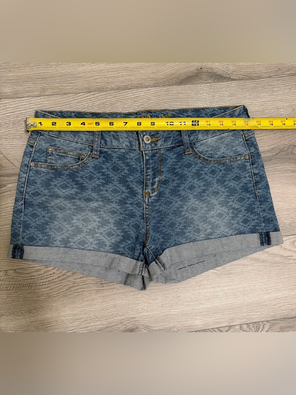 Arizona Jean Co. Tribal pattern Denim Shorts, size 9